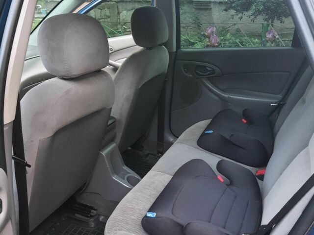 Синий Форд Фокус, объемом двигателя 2 л и пробегом 188 тыс. км за 3000 $, фото 5 на Automoto.ua