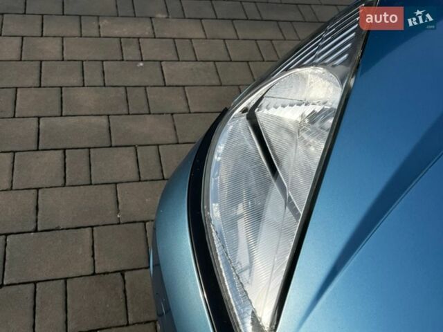 Синій Форд Фокус, об'ємом двигуна 1.6 л та пробігом 288 тис. км за 2550 $, фото 5 на Automoto.ua