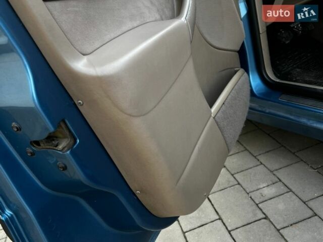 Синій Форд Фокус, об'ємом двигуна 1.6 л та пробігом 288 тис. км за 2550 $, фото 14 на Automoto.ua