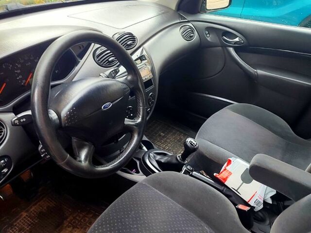 Синий Форд Фокус, объемом двигателя 1.8 л и пробегом 220 тыс. км за 3600 $, фото 3 на Automoto.ua