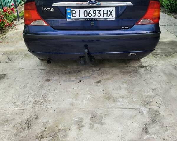 Синий Форд Фокус, объемом двигателя 1.8 л и пробегом 220 тыс. км за 3200 $, фото 3 на Automoto.ua