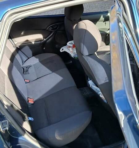 Синій Форд Фокус, об'ємом двигуна 1.8 л та пробігом 344 тис. км за 2500 $, фото 5 на Automoto.ua