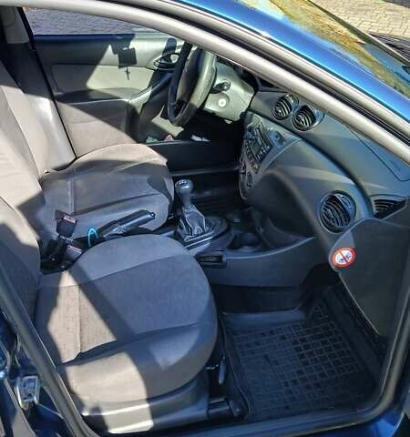 Синій Форд Фокус, об'ємом двигуна 1.8 л та пробігом 344 тис. км за 2500 $, фото 3 на Automoto.ua