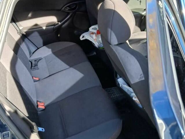 Синий Форд Фокус, объемом двигателя 1.8 л и пробегом 334 тыс. км за 2500 $, фото 2 на Automoto.ua