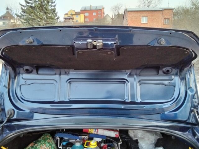 Синій Форд Фокус, об'ємом двигуна 1.8 л та пробігом 349 тис. км за 2300 $, фото 10 на Automoto.ua