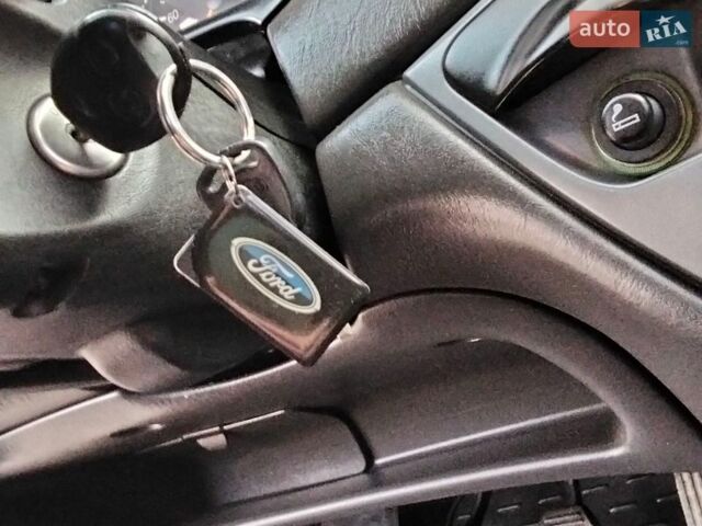 Синій Форд Фокус, об'ємом двигуна 1.8 л та пробігом 349 тис. км за 2300 $, фото 35 на Automoto.ua