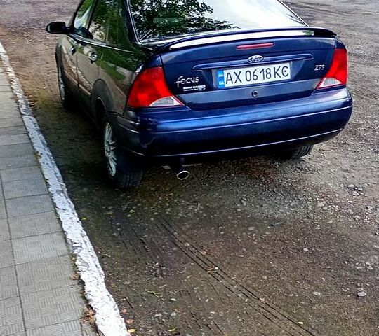 Синий Форд Фокус, объемом двигателя 2 л и пробегом 238 тыс. км за 2850 $, фото 1 на Automoto.ua
