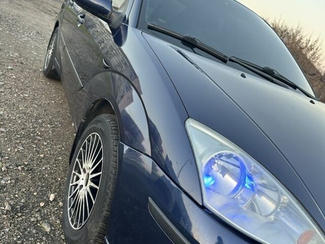 Синій Форд Фокус, об'ємом двигуна 1.6 л та пробігом 304 тис. км за 3000 $, фото 1 на Automoto.ua