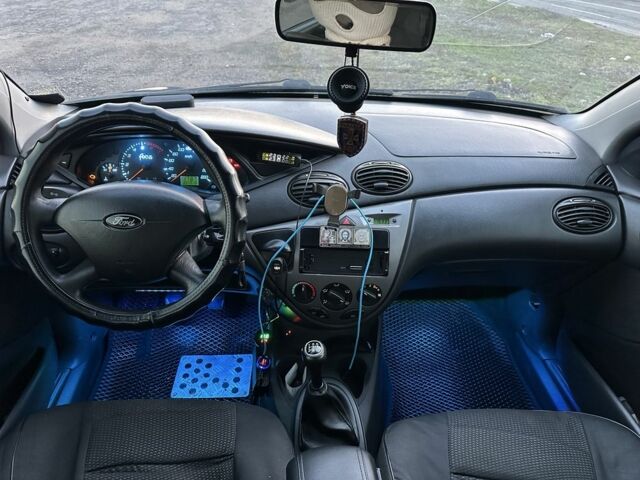 Синій Форд Фокус, об'ємом двигуна 1.6 л та пробігом 304 тис. км за 3000 $, фото 6 на Automoto.ua