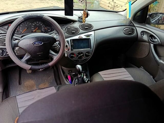 Синий Форд Фокус, объемом двигателя 1.6 л и пробегом 300 тыс. км за 3000 $, фото 1 на Automoto.ua