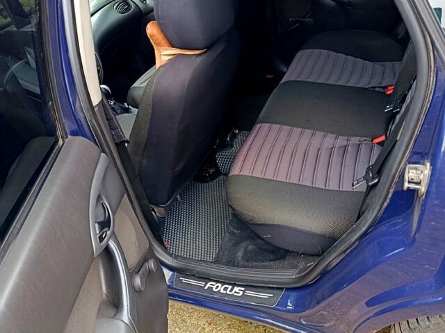 Синій Форд Фокус, об'ємом двигуна 1.6 л та пробігом 300 тис. км за 3000 $, фото 6 на Automoto.ua