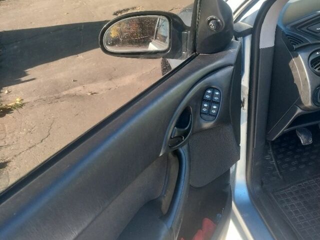 Синій Форд Фокус, об'ємом двигуна 1.6 л та пробігом 330 тис. км за 3500 $, фото 5 на Automoto.ua