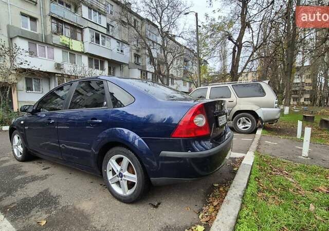 Синій Форд Фокус, об'ємом двигуна 1.6 л та пробігом 197 тис. км за 4800 $, фото 3 на Automoto.ua