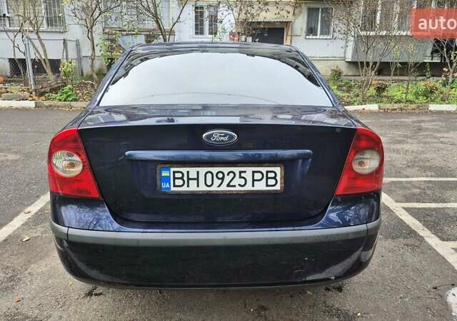 Синій Форд Фокус, об'ємом двигуна 1.6 л та пробігом 197 тис. км за 4800 $, фото 4 на Automoto.ua