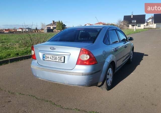 Синий Форд Фокус, объемом двигателя 1.6 л и пробегом 372 тыс. км за 2900 $, фото 3 на Automoto.ua