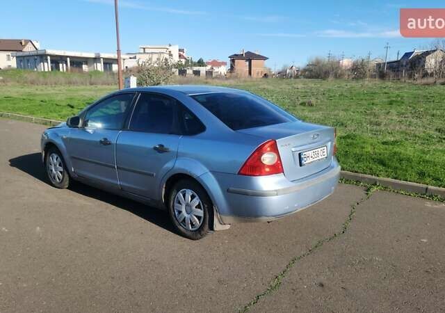 Синий Форд Фокус, объемом двигателя 1.6 л и пробегом 372 тыс. км за 2900 $, фото 7 на Automoto.ua