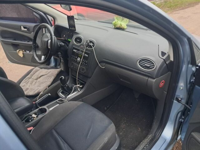 Синий Форд Фокус, объемом двигателя 2 л и пробегом 300 тыс. км за 4000 $, фото 1 на Automoto.ua