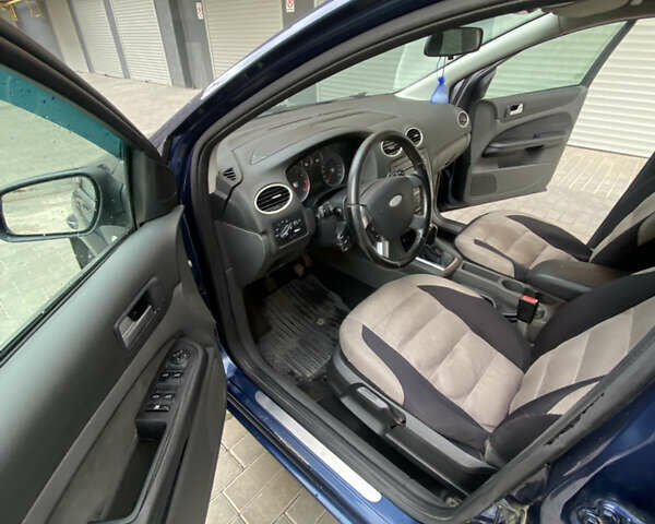Синій Форд Фокус, об'ємом двигуна 1.6 л та пробігом 212 тис. км за 4300 $, фото 14 на Automoto.ua