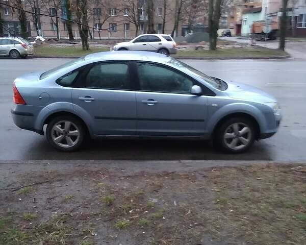 Синий Форд Фокус, объемом двигателя 1.6 л и пробегом 321 тыс. км за 5000 $, фото 2 на Automoto.ua