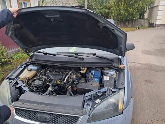 Синий Форд Фокус, объемом двигателя 2 л и пробегом 300 тыс. км за 4000 $, фото 5 на Automoto.ua