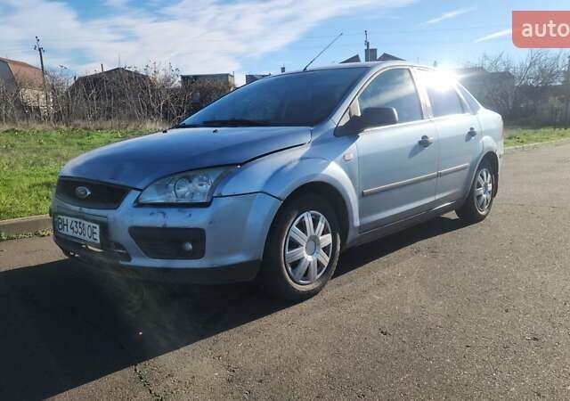 Синий Форд Фокус, объемом двигателя 1.6 л и пробегом 372 тыс. км за 2900 $, фото 2 на Automoto.ua