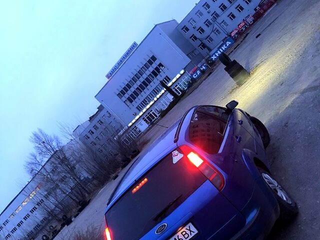 Синий Форд Фокус, объемом двигателя 1.4 л и пробегом 346 тыс. км за 3400 $, фото 5 на Automoto.ua