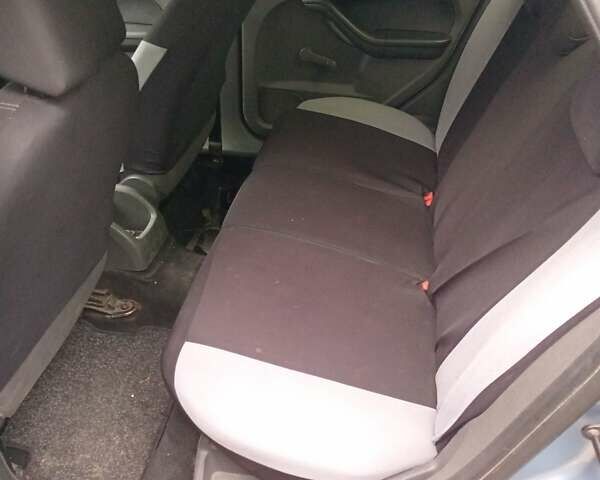 Синій Форд Фокус, об'ємом двигуна 1.6 л та пробігом 320 тис. км за 1500 $, фото 2 на Automoto.ua