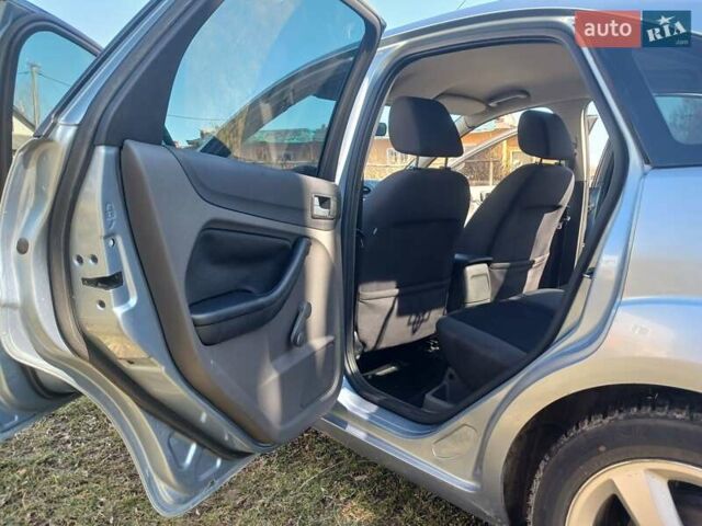 Синий Форд Фокус, объемом двигателя 1.6 л и пробегом 243 тыс. км за 4000 $, фото 1 на Automoto.ua