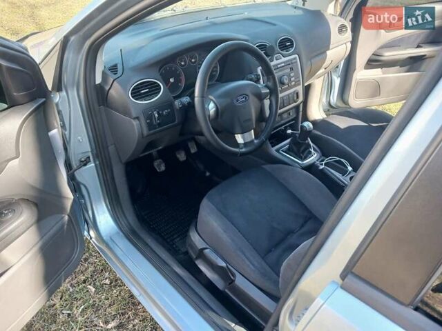 Синий Форд Фокус, объемом двигателя 1.6 л и пробегом 243 тыс. км за 4000 $, фото 4 на Automoto.ua