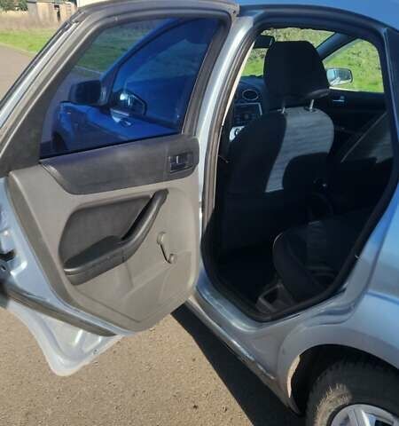 Синий Форд Фокус, объемом двигателя 1.6 л и пробегом 372 тыс. км за 2900 $, фото 21 на Automoto.ua