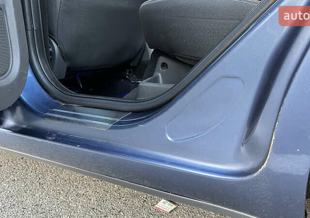 Синий Форд Фокус, объемом двигателя 1.6 л и пробегом 215 тыс. км за 4600 $, фото 20 на Automoto.ua