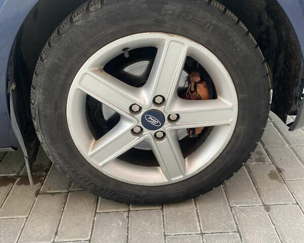 Синій Форд Фокус, об'ємом двигуна 1.6 л та пробігом 212 тис. км за 4300 $, фото 7 на Automoto.ua