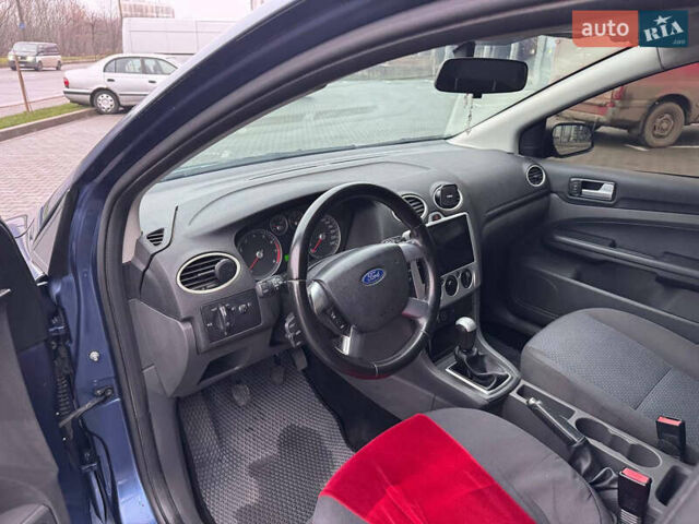Синій Форд Фокус, об'ємом двигуна 1.6 л та пробігом 298 тис. км за 3900 $, фото 17 на Automoto.ua