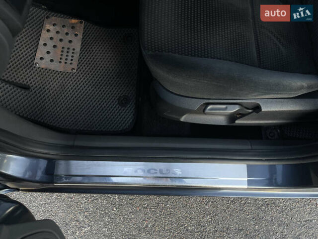 Форд Фокус 2006 в Киеве на Automoto.ua Синий Форд Фокус, объемом двигателя 2 л и пробегом 296 тыс. км за 4200 $, фото 10 на Automoto.ua