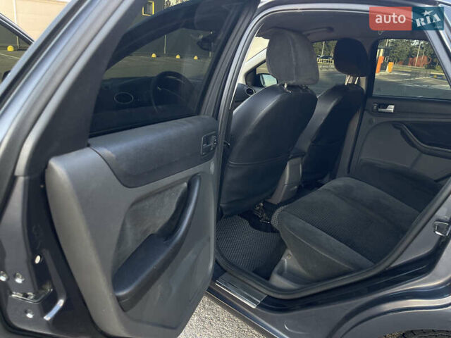 Форд Фокус 2006 в Киеве на Automoto.ua Синий Форд Фокус, объемом двигателя 2 л и пробегом 296 тыс. км за 4200 $, фото 8 на Automoto.ua