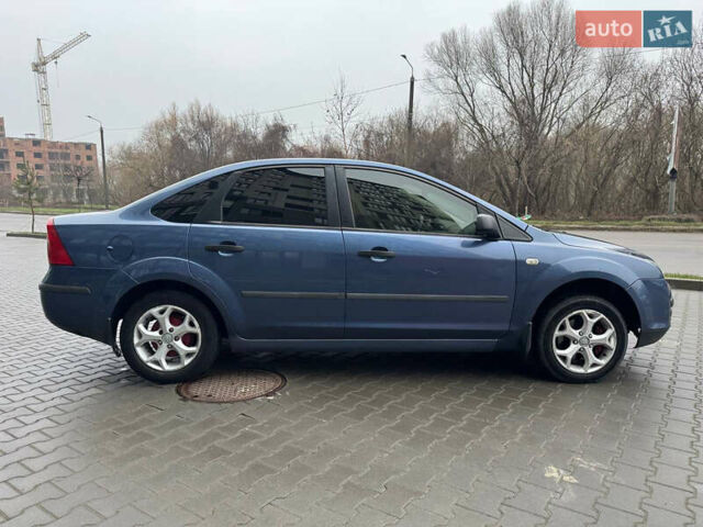 Синій Форд Фокус, об'ємом двигуна 1.6 л та пробігом 298 тис. км за 3900 $, фото 10 на Automoto.ua