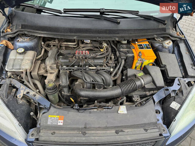 Синій Форд Фокус, об'ємом двигуна 1.6 л та пробігом 298 тис. км за 3900 $, фото 35 на Automoto.ua