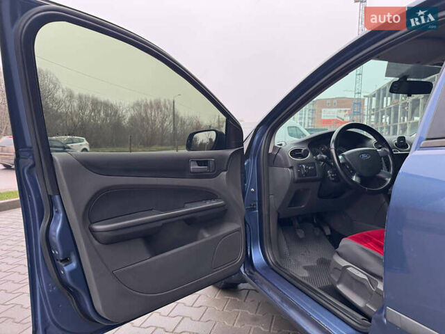 Синій Форд Фокус, об'ємом двигуна 1.6 л та пробігом 298 тис. км за 3900 $, фото 13 на Automoto.ua