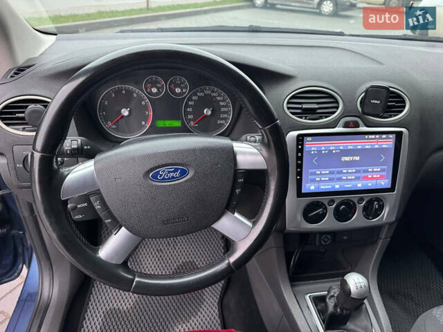 Синій Форд Фокус, об'ємом двигуна 1.6 л та пробігом 298 тис. км за 3900 $, фото 19 на Automoto.ua