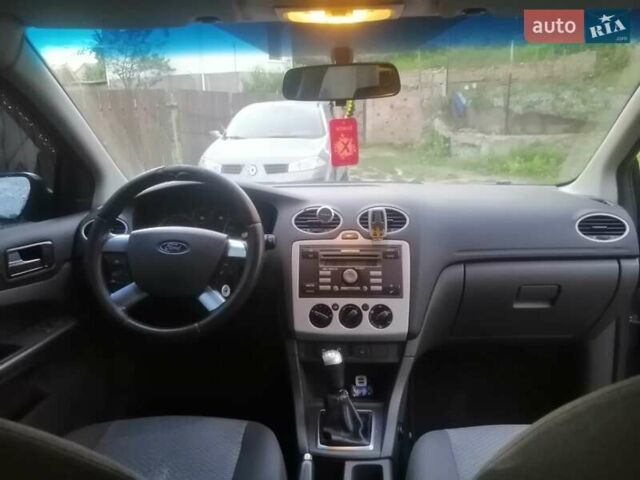 Синий Форд Фокус, объемом двигателя 1.6 л и пробегом 400 тыс. км за 4200 $, фото 1 на Automoto.ua