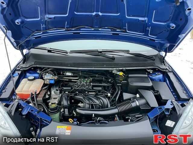 Синий Форд Фокус, объемом двигателя 1.6 л и пробегом 85 тыс. км за 6750 $, фото 11 на Automoto.ua