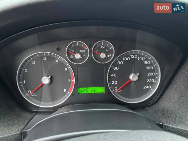 Синій Форд Фокус, об'ємом двигуна 1.6 л та пробігом 298 тис. км за 3900 $, фото 20 на Automoto.ua