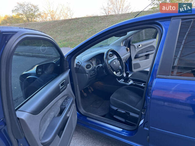 Синий Форд Фокус, объемом двигателя 1.6 л и пробегом 288 тыс. км за 3700 $, фото 7 на Automoto.ua