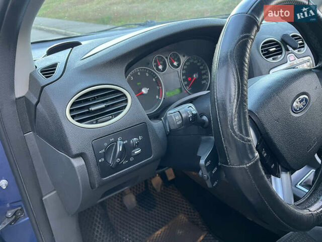 Синий Форд Фокус, объемом двигателя 1.6 л и пробегом 288 тыс. км за 3700 $, фото 9 на Automoto.ua