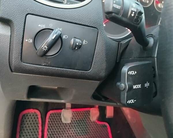 Синий Форд Фокус, объемом двигателя 1.6 л и пробегом 259 тыс. км за 4000 $, фото 51 на Automoto.ua