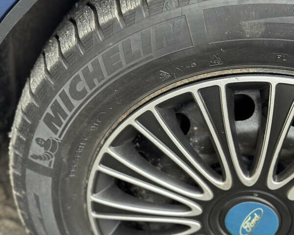 Синій Форд Фокус, об'ємом двигуна 1.6 л та пробігом 237 тис. км за 5500 $, фото 28 на Automoto.ua