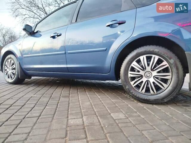 Синий Форд Фокус, объемом двигателя 1.6 л и пробегом 259 тыс. км за 4000 $, фото 33 на Automoto.ua