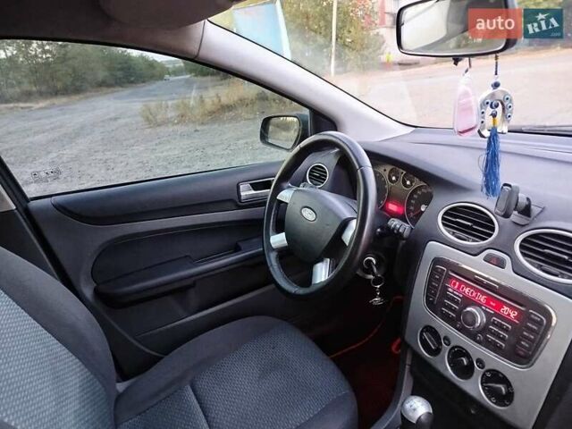 Синий Форд Фокус, объемом двигателя 1.6 л и пробегом 259 тыс. км за 4000 $, фото 47 на Automoto.ua