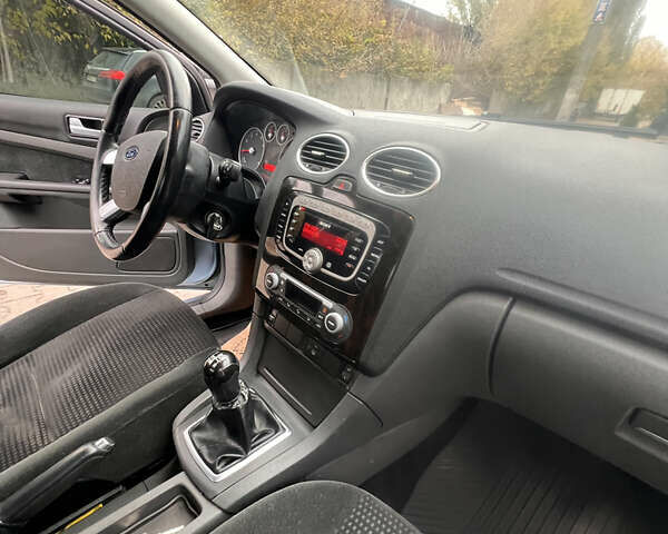 Синий Форд Фокус, объемом двигателя 1.6 л и пробегом 347 тыс. км за 4600 $, фото 10 на Automoto.ua