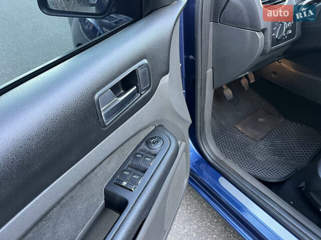 Синий Форд Фокус, объемом двигателя 1.6 л и пробегом 288 тыс. км за 3700 $, фото 8 на Automoto.ua